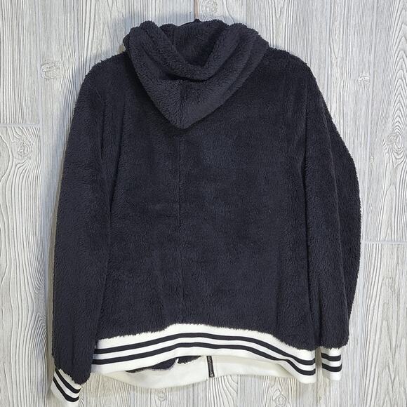 Torrid Black Faux Fur Bomber JacketWomens Plus Size 1X NWT - Picture 6 of 15